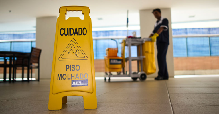 Checklist Essencial de Equipamentos de Limpeza para Condomínios